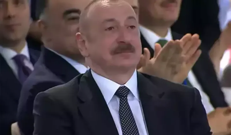 Laçında Prezidenti kövrəldən ifa - Video