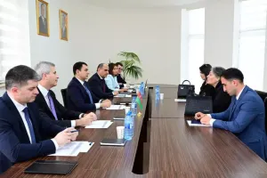 Adil Kərimli Siyəzəndə vətəndaşların müraciətlərini dinləyib