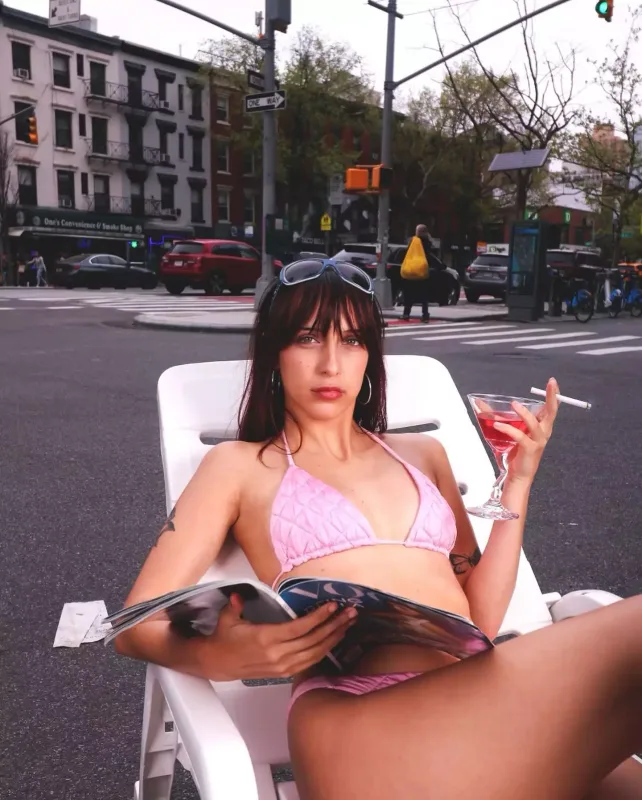 Hadidlərin Aydan adlı bacısı var imiş