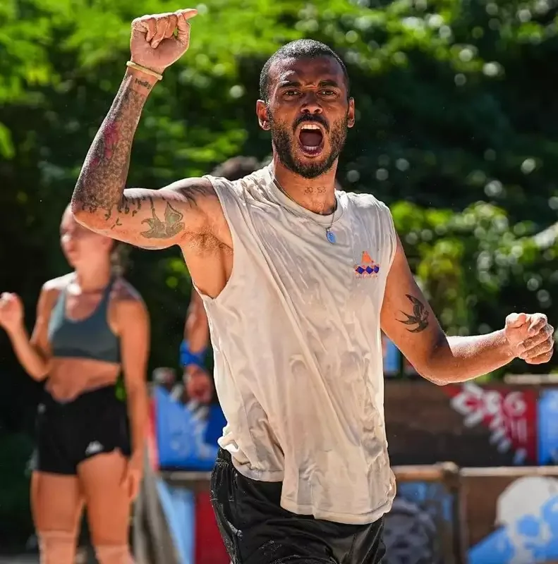 “Survivor”dakı gizli eşq evliliyini bitirdi