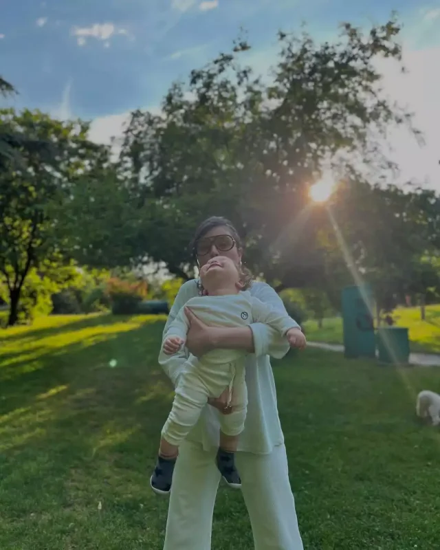 “Nur” qızı ilə…