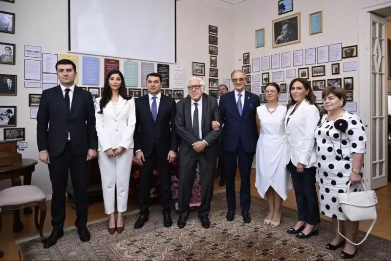 Bakıda Rəsul Rzanın ev-muzeyi açıldı - Fotolar