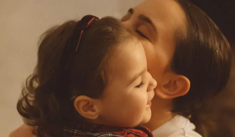 Azərin xanımı ilə qızı…