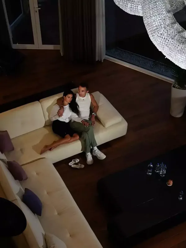 “Çox sevdiyim bir “uşağ”ım var” - Xanımından iş adamına