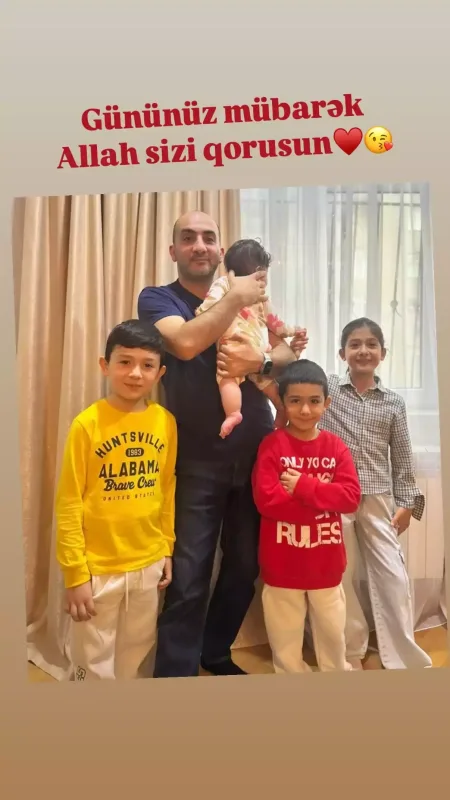 Nicat qızı ilə fotosunu paylaşdı