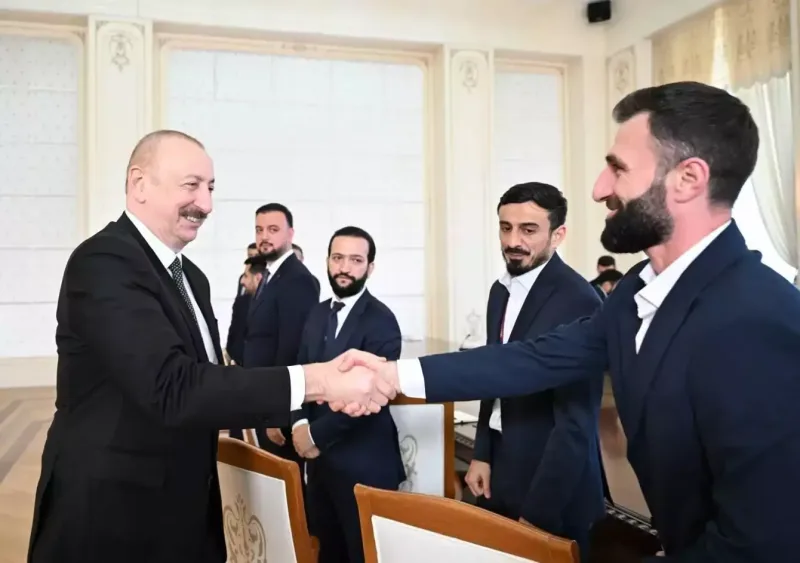 Prezident qalib futbolçularla görüşdü - Fotolar