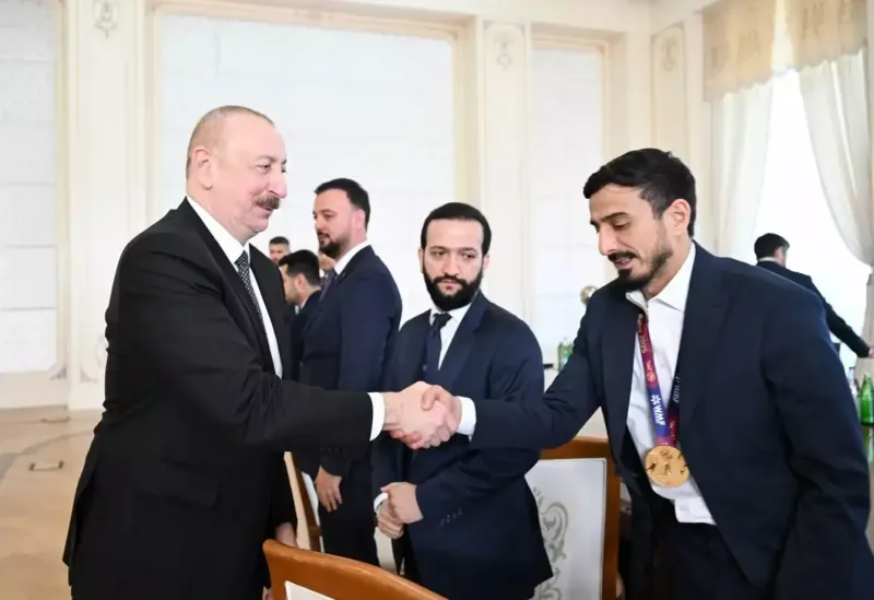 Prezident qalib futbolçularla görüşdü - Fotolar