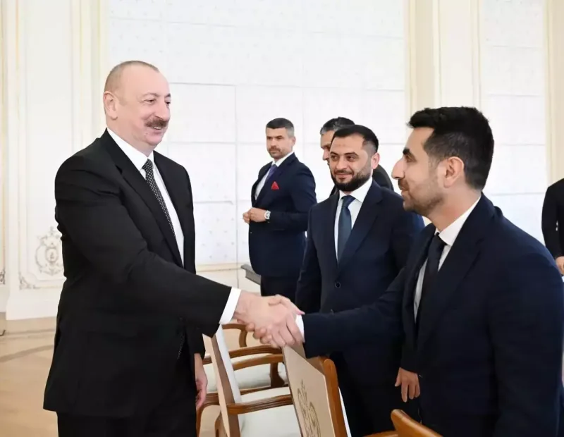 Prezident qalib futbolçularla görüşdü - Fotolar