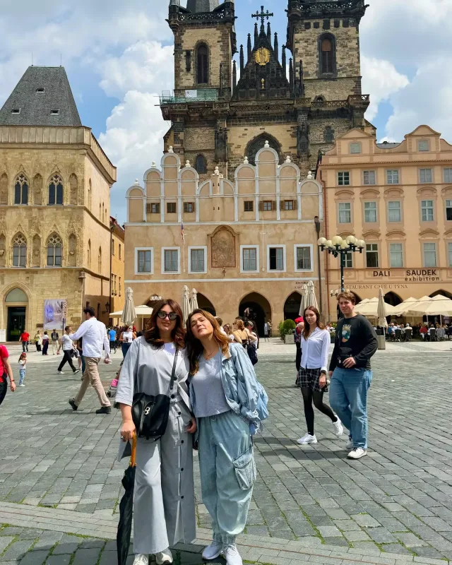 Praqaya getdilər...