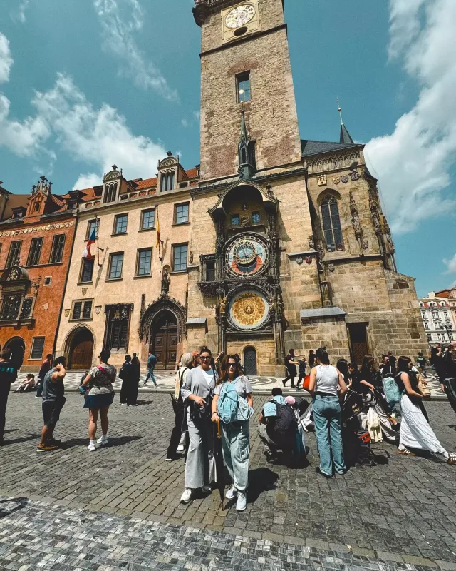 Praqaya getdilər...