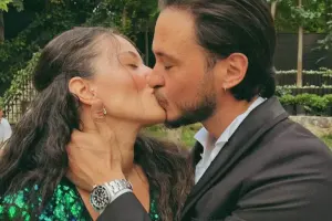 Ayrıldıqlarını təsdiqlədi