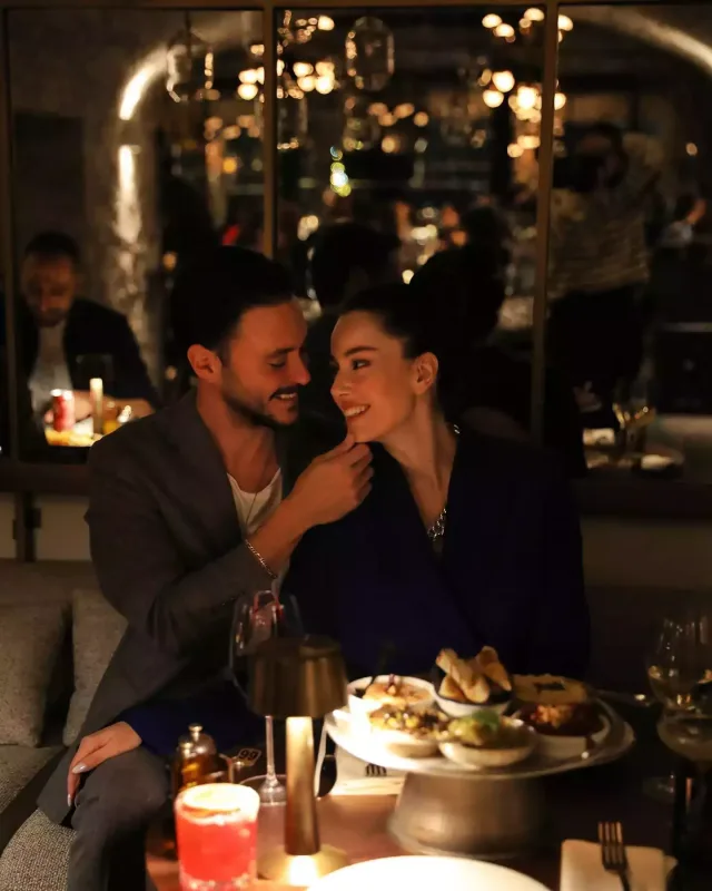 Ayrıldıqlarını təsdiqlədi