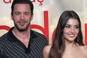 Handeylə Barışın qırmızı xalı tərzi