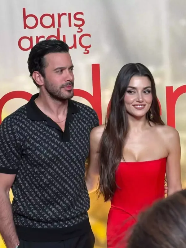 Handeylə Barışın qırmızı xalı tərzi