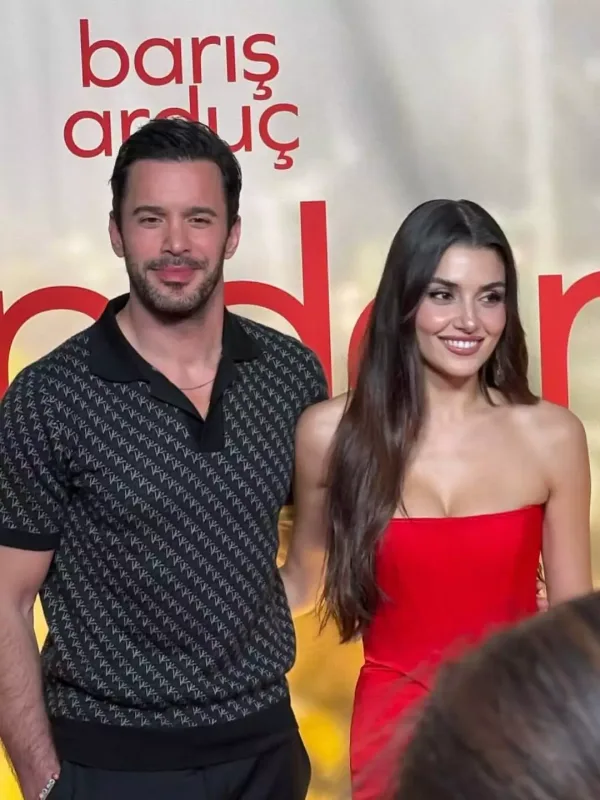 Handeylə Barışın qırmızı xalı tərzi