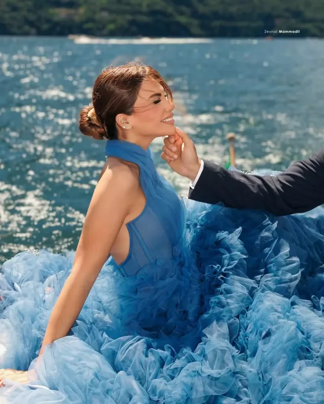 Şəfəq nişan şəkillərini paylaşdı