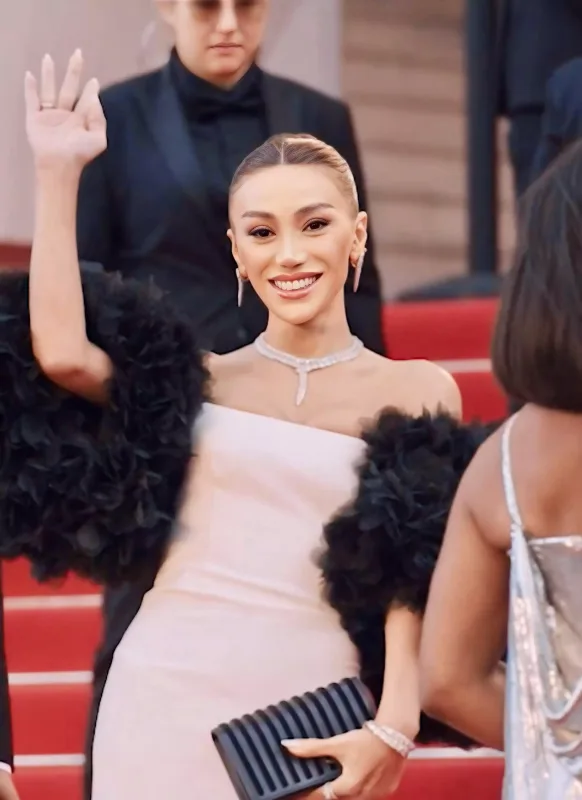 “Kann-a Röyadan başqa gedəcək sənətçi yoxdur”