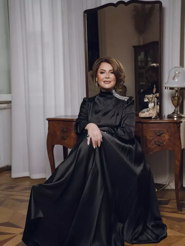 Gülüstan Əliyevadan yeni fotolar