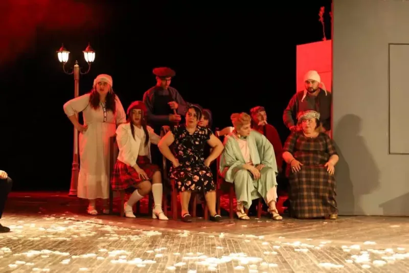 Azərbaycan və gürcü aktyorları səhnəni bölüşüblər