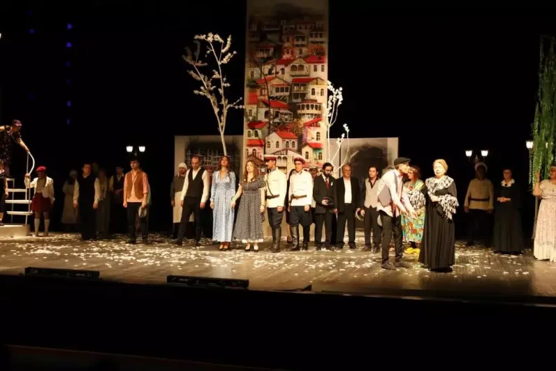 Azərbaycan və gürcü aktyorları səhnəni bölüşüblər