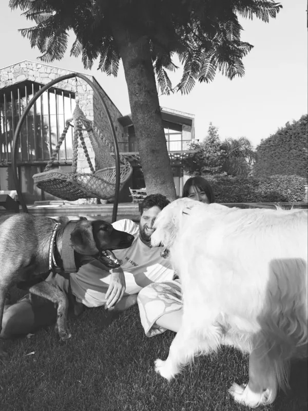 Ana olmağa hazırlaşan aktrisadan əri ilə fotolar