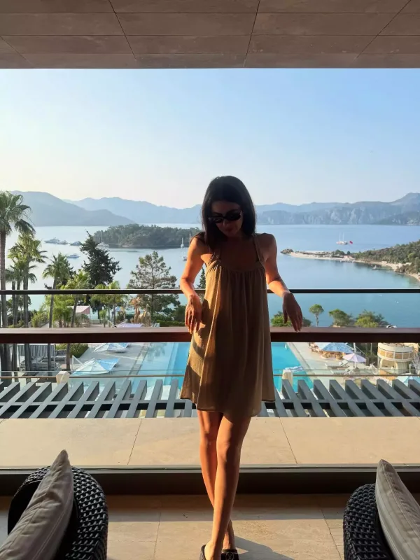 Nəsrin iti ilə istirahətdə