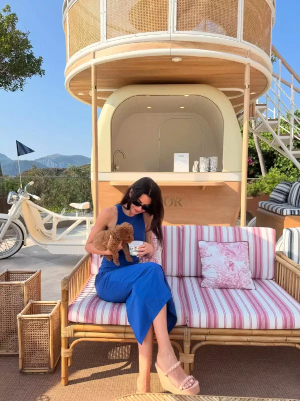 Nəsrin iti ilə istirahətdə