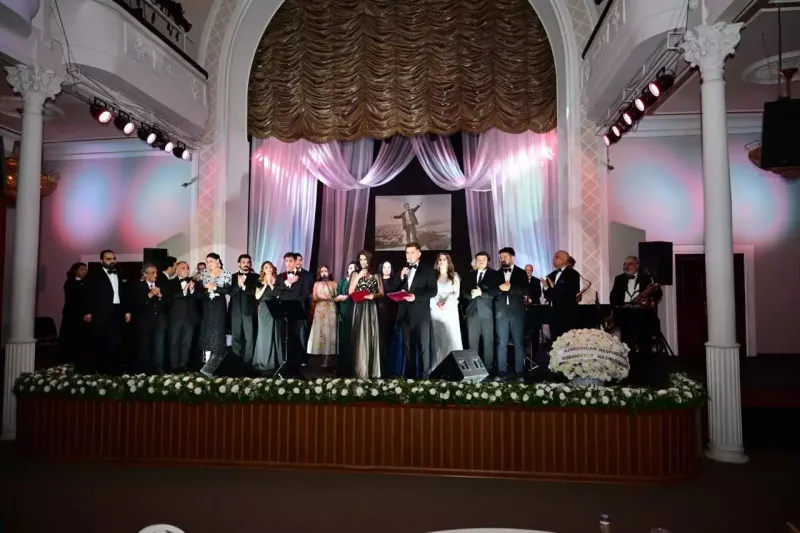 Dövlət Mahnı Teatrında Rəşid Behbudovun xatirə otağı yaradılıb