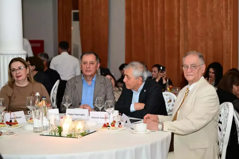 Dövlət Mahnı Teatrında Rəşid Behbudovun xatirə otağı yaradılıb