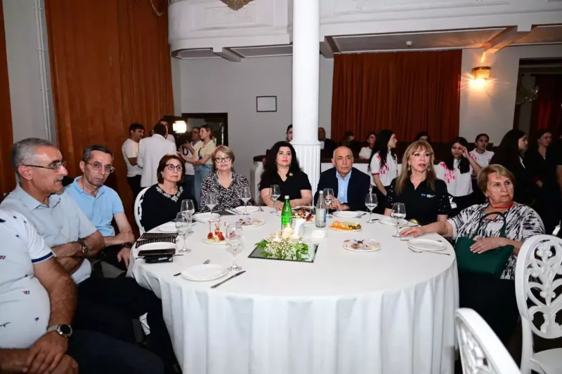 Dövlət Mahnı Teatrında Rəşid Behbudovun xatirə otağı yaradılıb