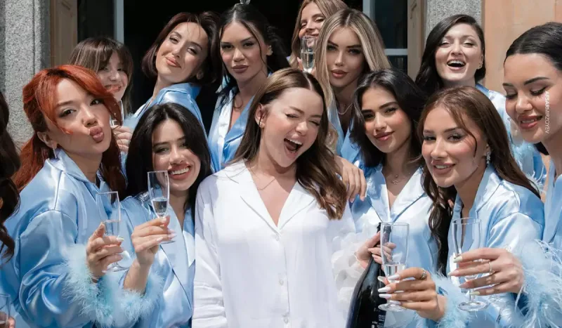 Toya kim nə geyindi?