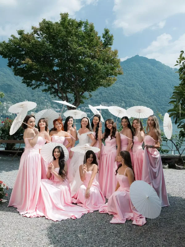 Toya kim nə geyindi?