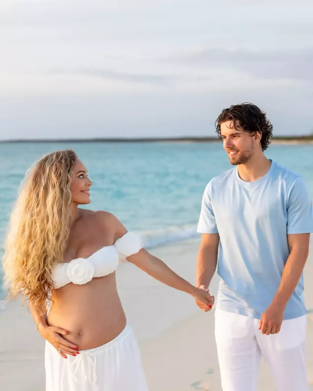 Tanınmış futbolçu ata olacaq