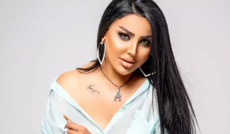 Kəmalə Günəşli mikrofonla toy sahibini təhqir edib - Ona bakal atdı