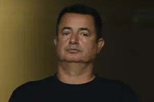 Acun vəzifəsindən getdi