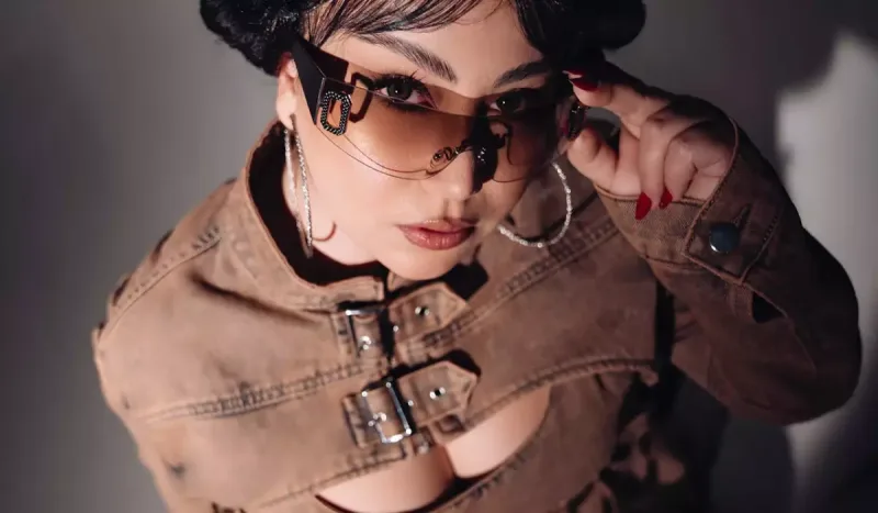 Damlanın mahnısını sildirdilər!