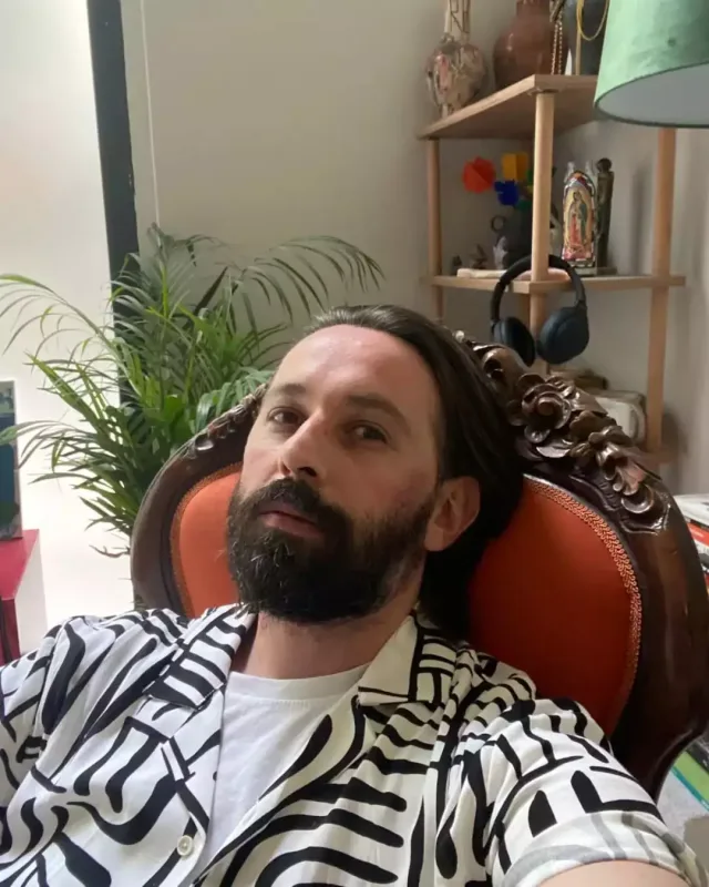 Aktyor 13-cü mərtəbədən yıxılıb öldü