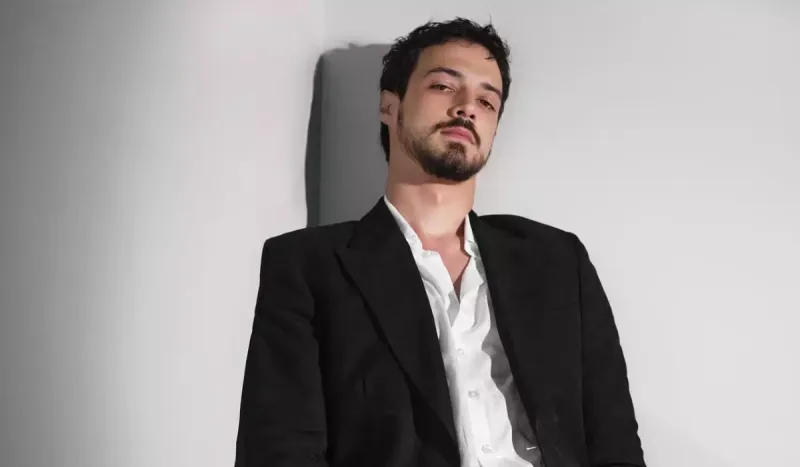 “Evə icra işçisi gəlirdi, kompüterimi gizlədirdim”