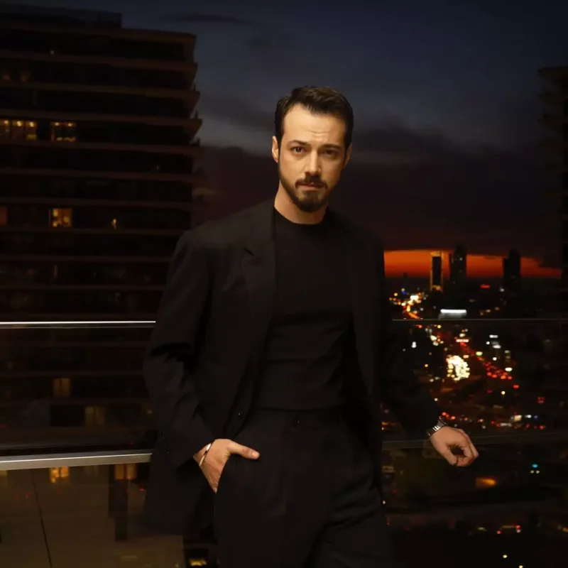 “Evə icra işçisi gəlirdi, kompüterimi gizlədirdim”