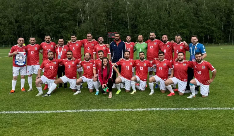 Azərbaycanlı məşhurların futbol komandası Moskvada fırtına qoparır...