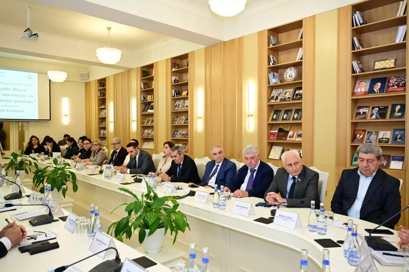 “Heydər Əliyev: dövlət suverenliyi və konstitusiya quruluşu” mövzusunda elmi konfrans keçirilib