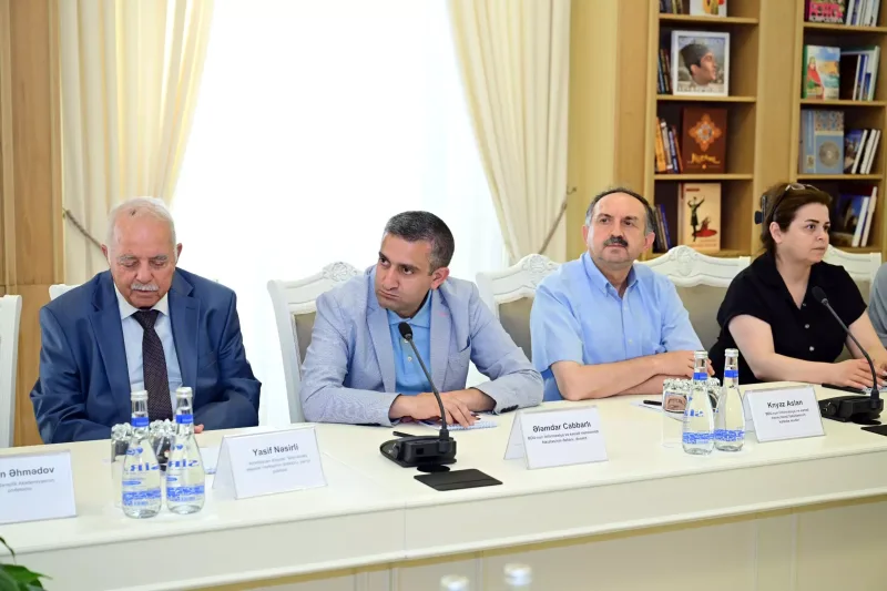 “Heydər Əliyev: dövlət suverenliyi və konstitusiya quruluşu” mövzusunda elmi konfrans keçirilib