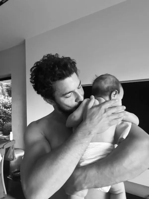 İlk dəfə oğullarını göstərdilər