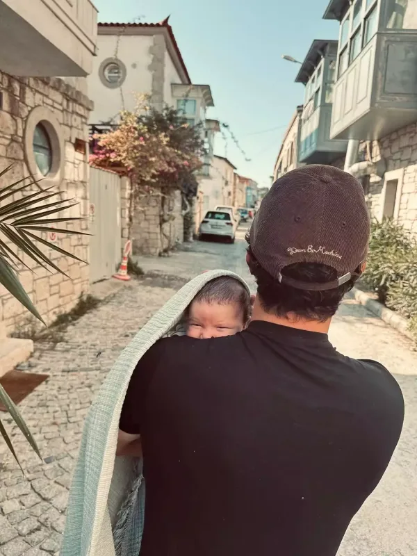 İlk dəfə oğullarını göstərdilər