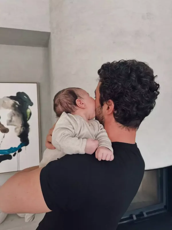 İlk dəfə oğullarını göstərdilər