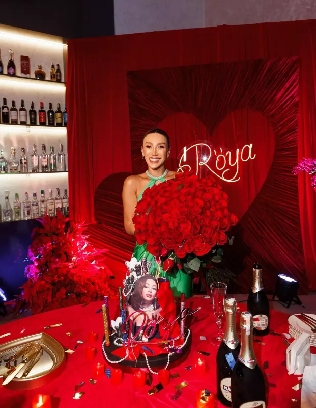 Röya Ayxandan ad günü fotosessiyası