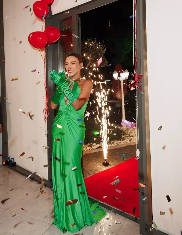 Röya Ayxandan ad günü fotosessiyası