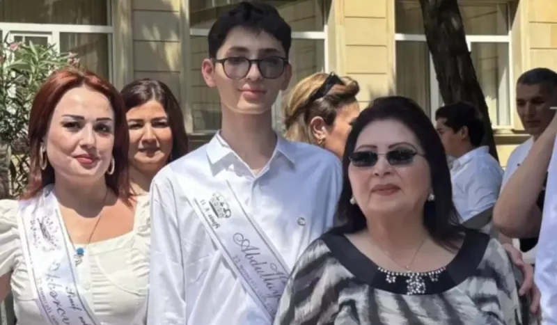 Şahnaz Haşımova nəvəsi ilə