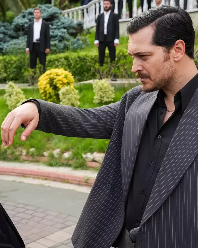 Çağatay iki film üçün müqavilə imzaladı