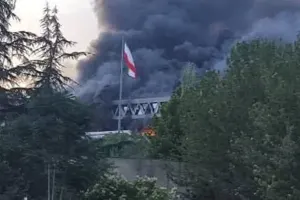 İran televiziyası raketlə vuruldu - Video